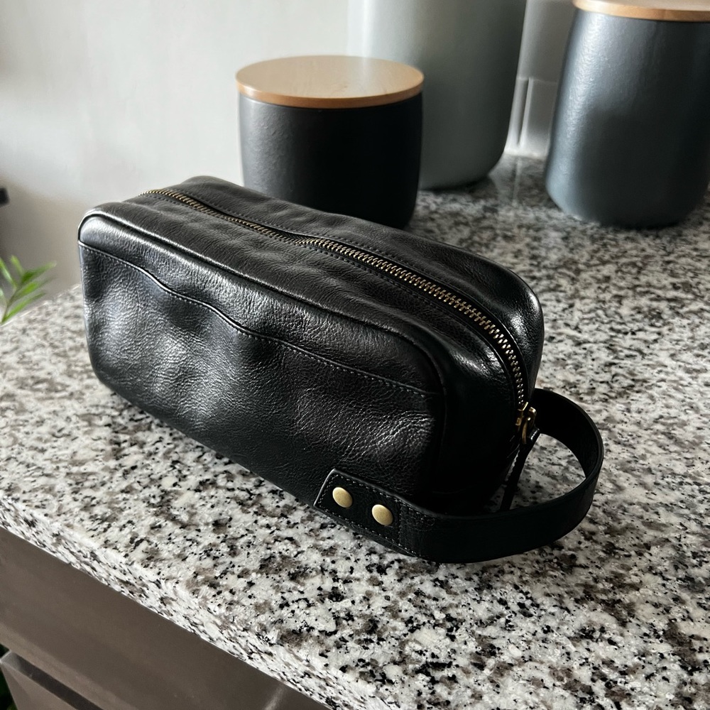 Black Fossil Authentic Leather Toiletry Bag